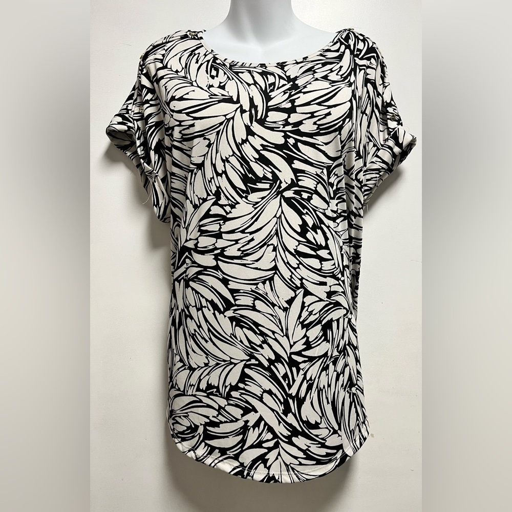 AUW print Black/White front cut out tops short sleeves blouse Plus Size